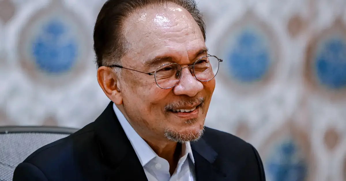Anwar Ibrahim Leads Public Confidence Ratings in Latest Merdeka Center Survey