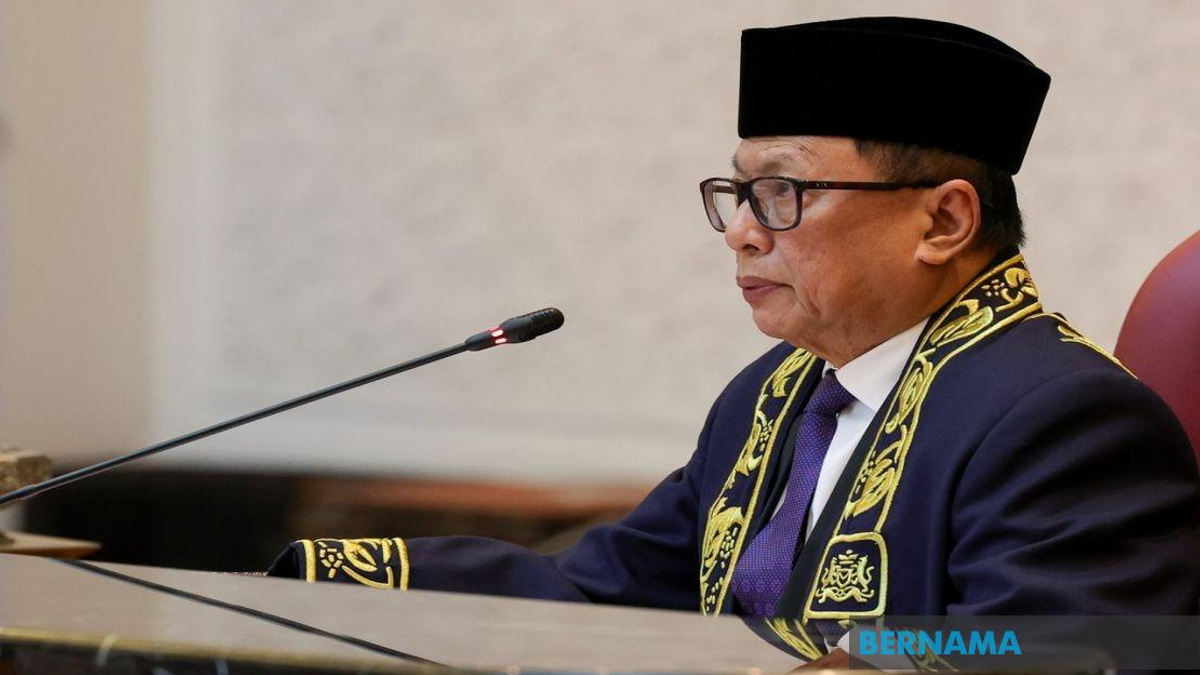 Puad Zarkashi Quits UMNO, Accuses Johor Chief Onn Hafiz of Being 'Yes-Man'